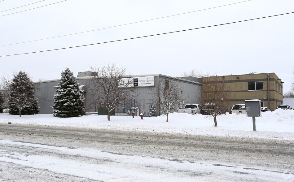 14200 James Rd, Rogers, MN à louer - Photo de l’immeuble – Image 3 sur 23