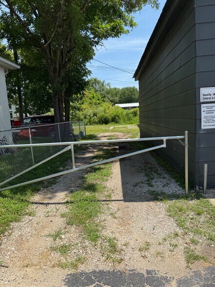 2006 7th St, Columbus, IN à vendre - Photo de l’immeuble – Image 3 sur 9