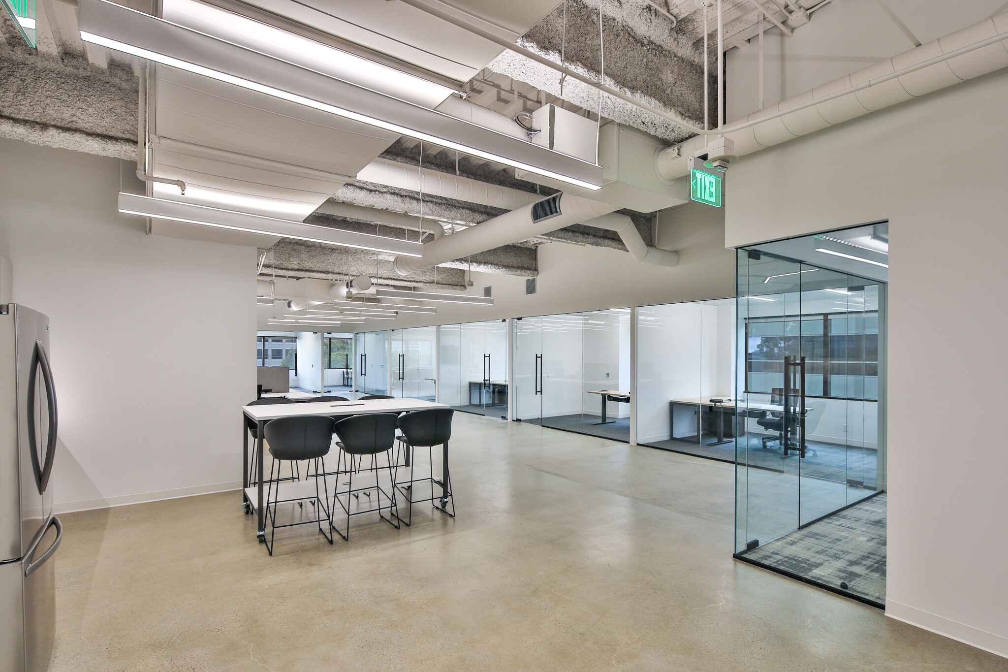 300 Continental Blvd, El Segundo, CA à louer Photo intérieure– Image 1 sur 18