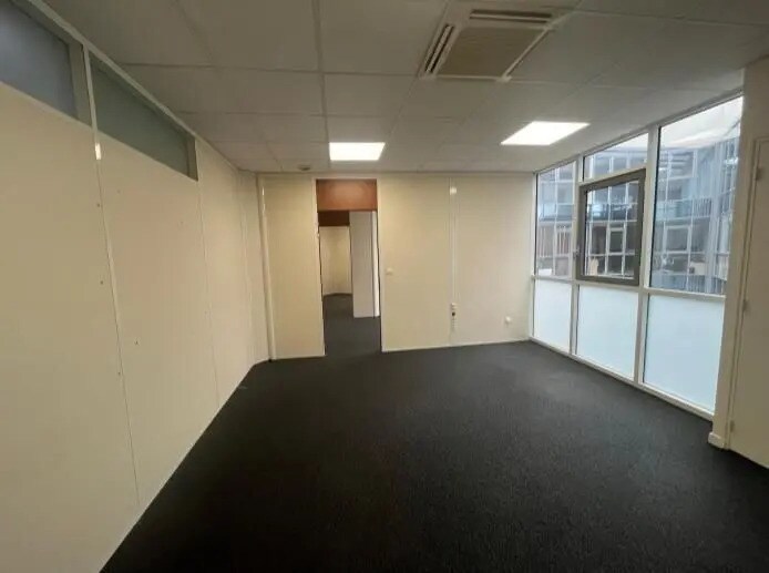 Bureau dans Torcy à louer - Photo de l’immeuble – Image 2 sur 5