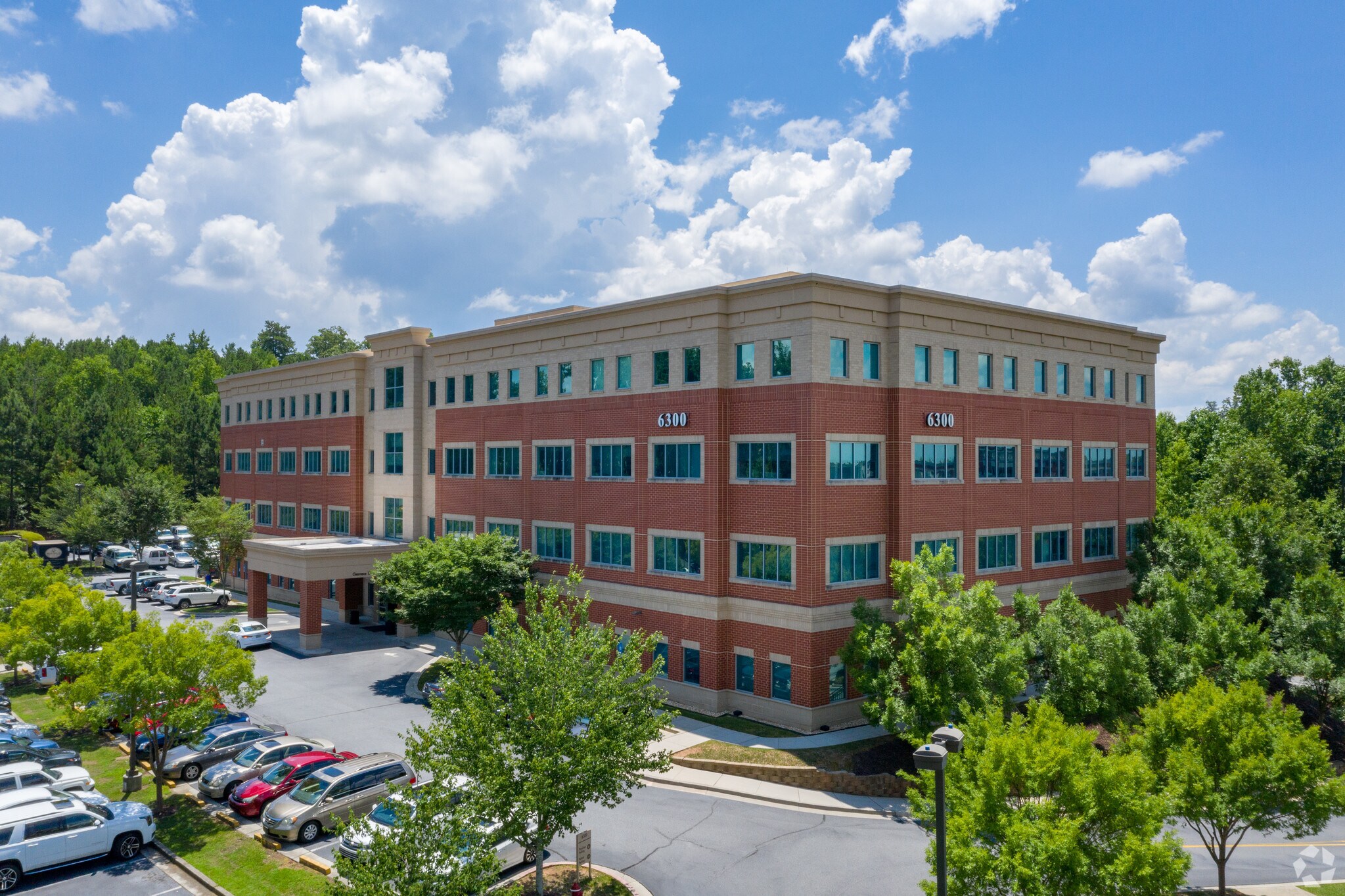 6300 Hospital Pky, Johns Creek, GA à louer Photo principale– Image 1 sur 8