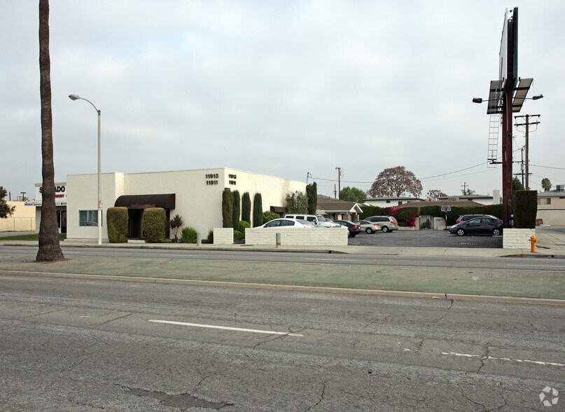 11911-11913 Washington Blvd, Whittier, CA à vendre - Photo principale – Image 1 sur 37
