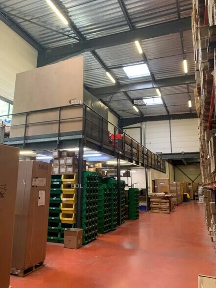 Industriel/Logistique dans Neuilly-sur-Marne à louer - Photo de l’immeuble – Image 3 sur 6