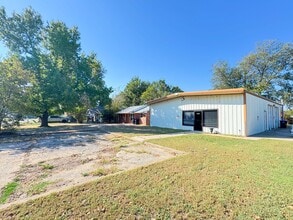 116 N 2nd St, Noble, OK à louer Photo de l’immeuble– Image 2 sur 22