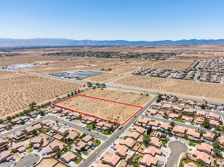 Eagle Ranch, Victorville, CA à vendre - Photo principale – Image 1 sur 3