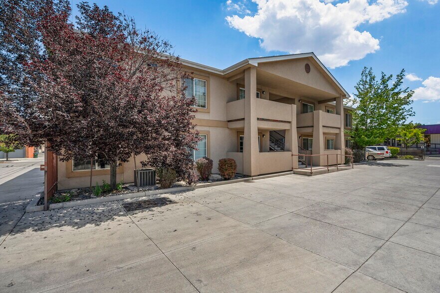175 Locust St, Reno, NV à vendre - Photo de l’immeuble – Image 1 sur 16