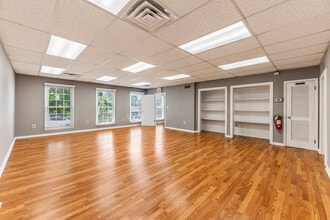 330 Milltown Rd, East Brunswick, NJ à louer Photo intérieure– Image 2 sur 5