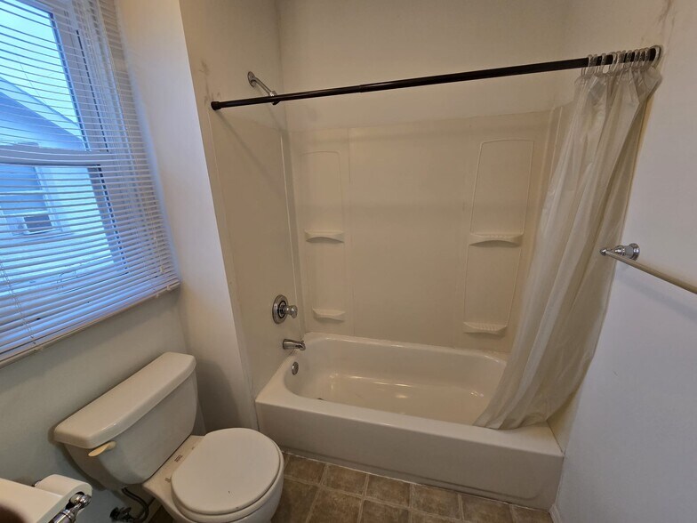 2311 S Big Bend Blvd, Maplewood, MO à louer - Photo de l’immeuble – Image 2 sur 9