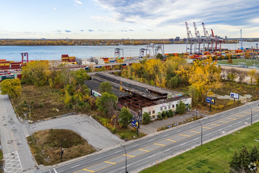 4650 Notre-Dame E, Montréal, QC à vendre - Aérien – Image 2 sur 4