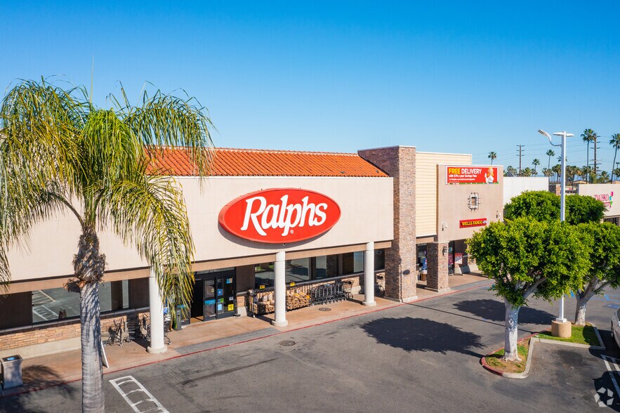 1930-1946 N Lakewood Blvd, Long Beach, CA à louer - Photo principale – Image 2 sur 4