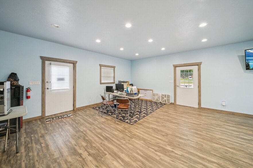 100 E Main St, Bernice, OK à vendre - Photo de l’immeuble – Image 2 sur 18