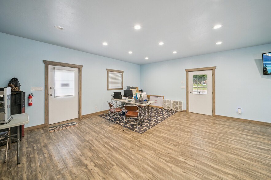 100 Main St, Bernice, OK à vendre - Photo de l’immeuble – Image 2 sur 18