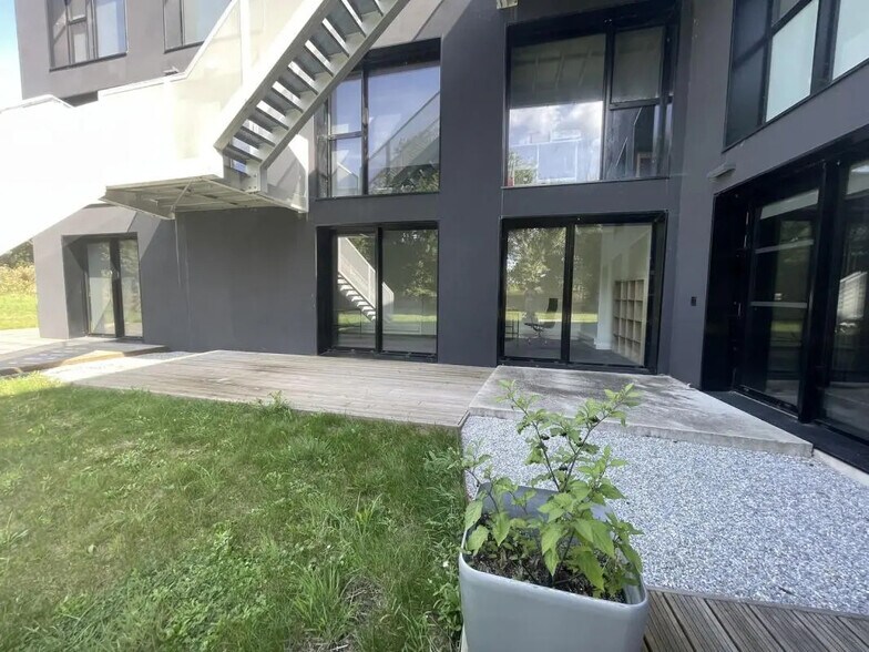 Bureau dans Vannes à louer - Photo de l’immeuble – Image 2 sur 3