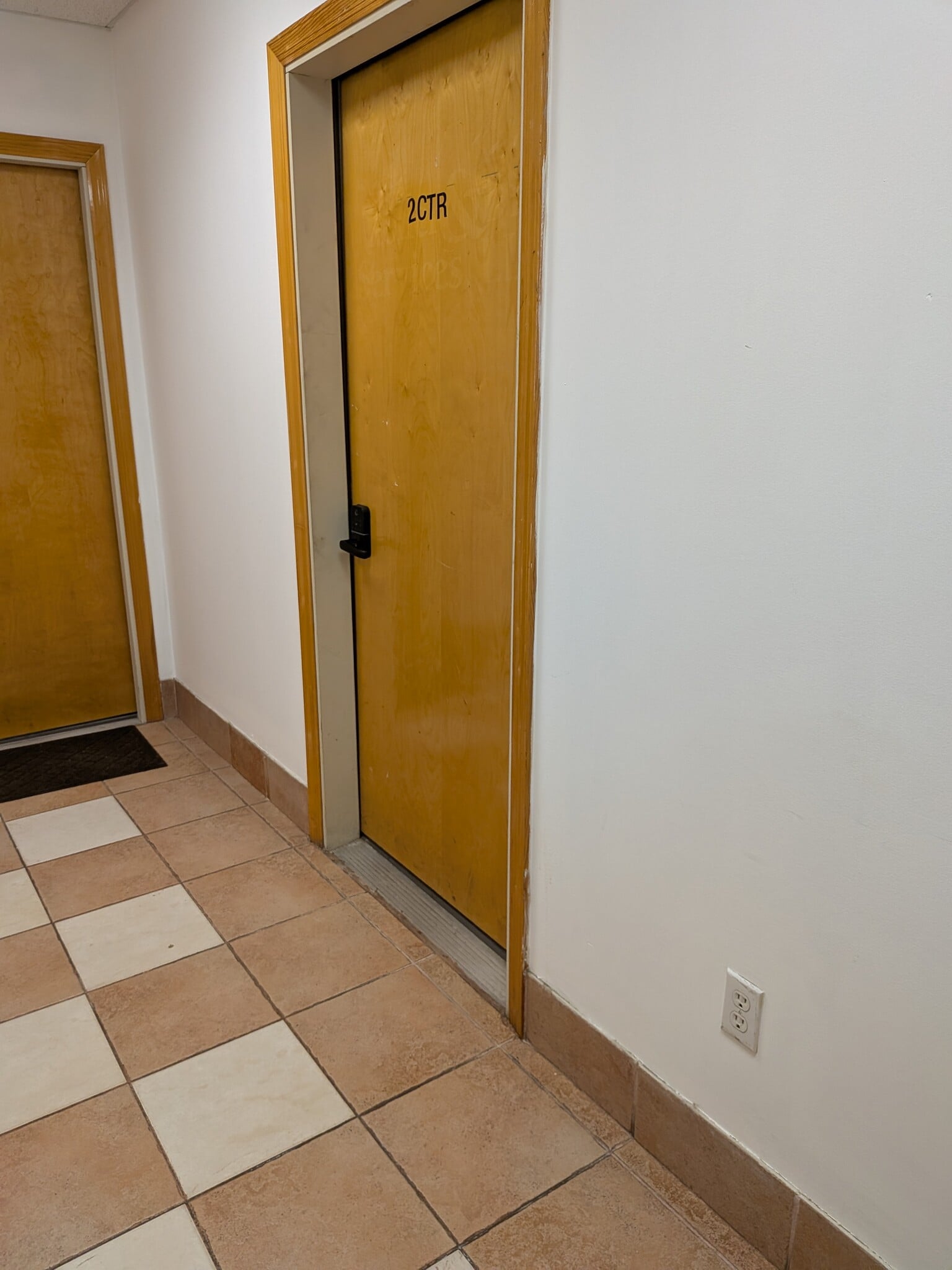 24 Outwater Ln, Garfield, NJ à louer Photo intérieure– Image 1 sur 8
