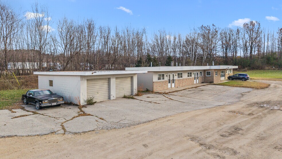 4991 Arthur Rd, Slinger, WI à vendre - Photo de l’immeuble – Image 3 sur 41
