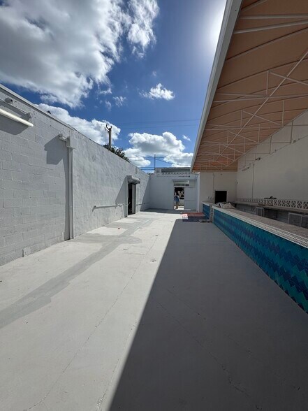 345 NW 24th St, Miami, FL à louer - Photo de l’immeuble – Image 3 sur 19