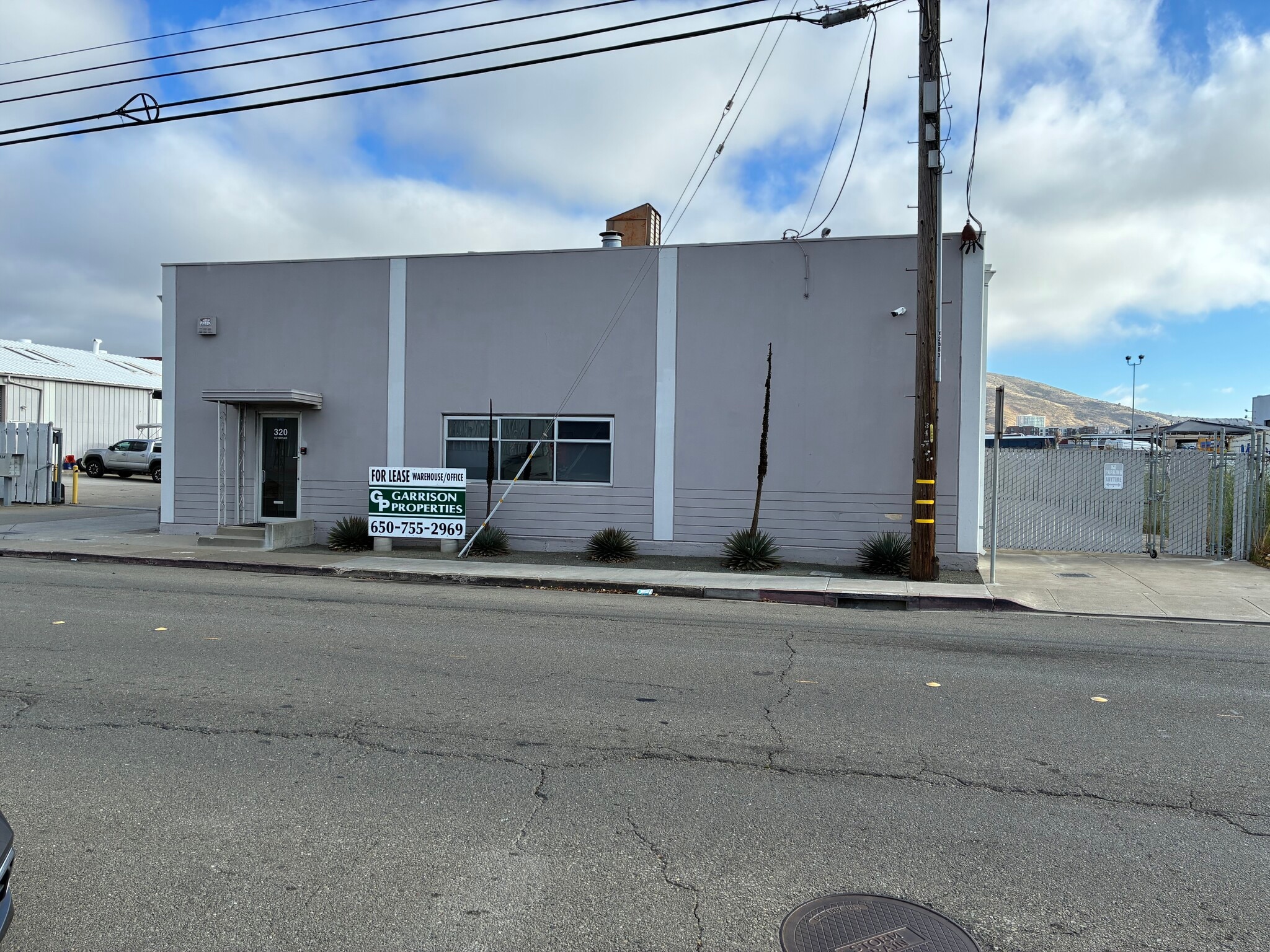 320 Victory Ave, South San Francisco, CA à louer Photo intérieure– Image 1 sur 9