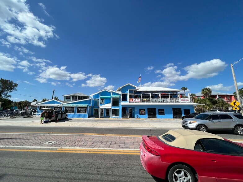 1901 Estero Blvd, Fort Myers, FL à vendre - Photo de l’immeuble – Image 1 sur 9