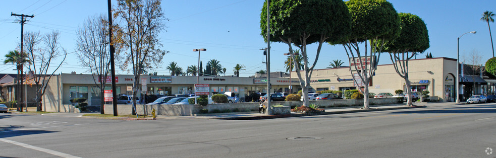 322 W Valley Blvd, Alhambra, CA à louer - Photo de l’immeuble – Image 3 sur 9