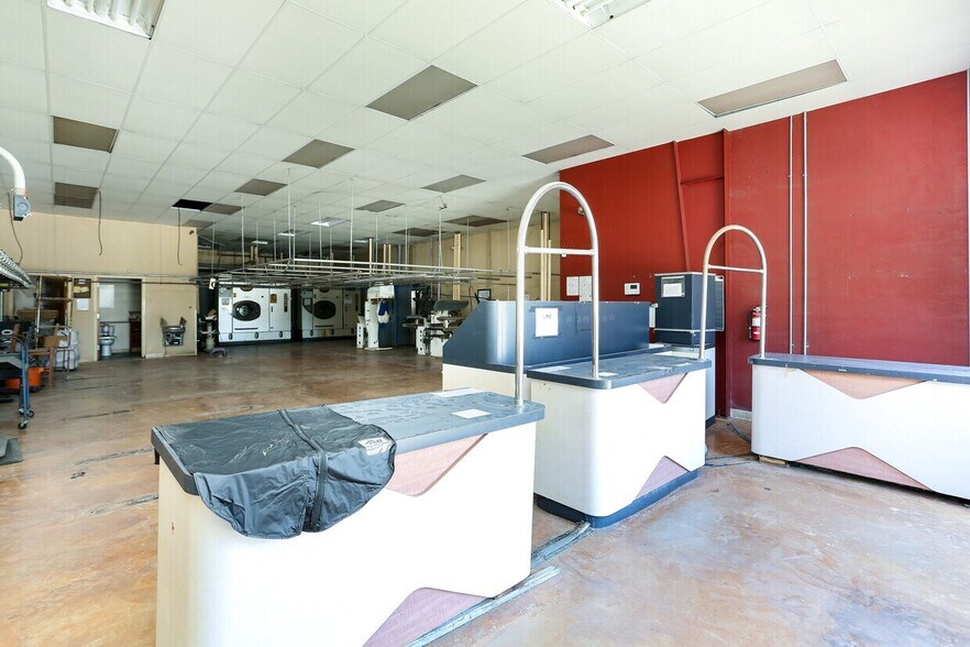9262 Culebra Rd, San Antonio, TX à vendre - Photo intérieure – Image 2 sur 33