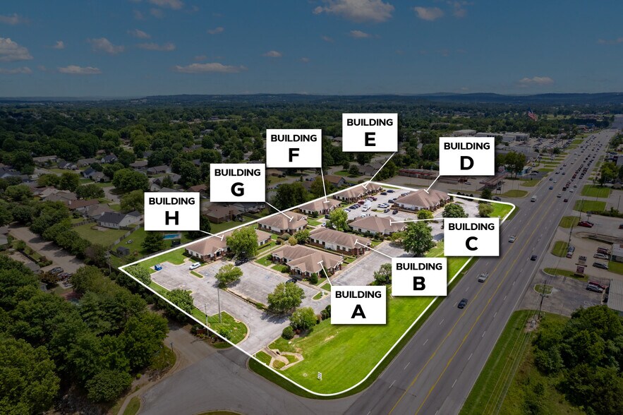 3291 S Thompson St, Springdale, AR à louer - Photo principale – Image 1 sur 39