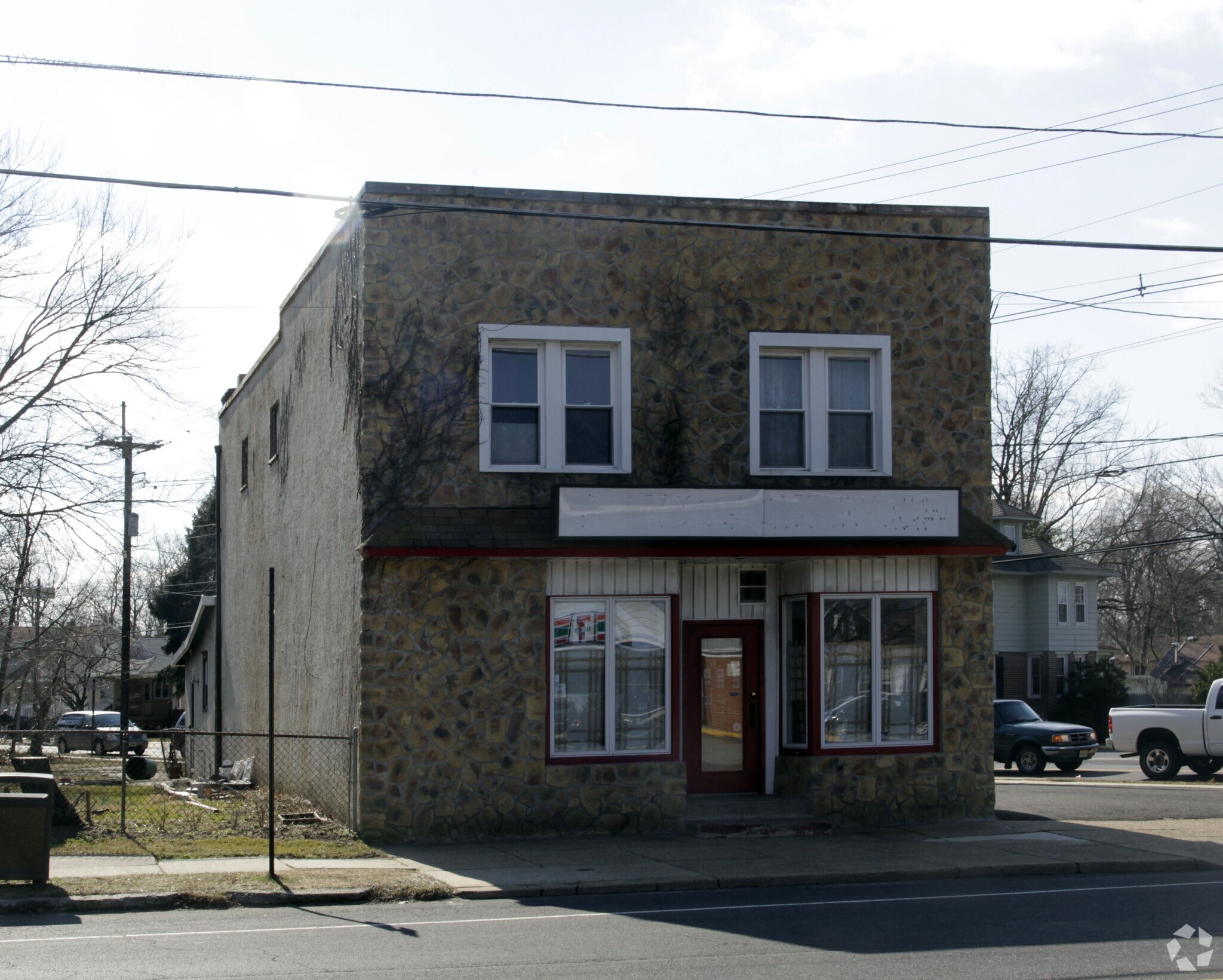 6 E Camden Ave, Moorestown, NJ, 08057 portefeuille de 2 biens à vendre sur LoopNet.fr Photo principale– Image 1 sur 17