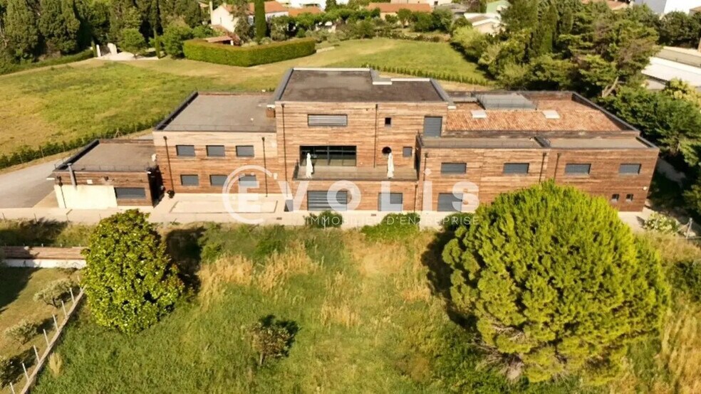 Industriel/Logistique dans Saint-Rémy-de-Provence à louer - Photo de l’immeuble – Image 3 sur 6