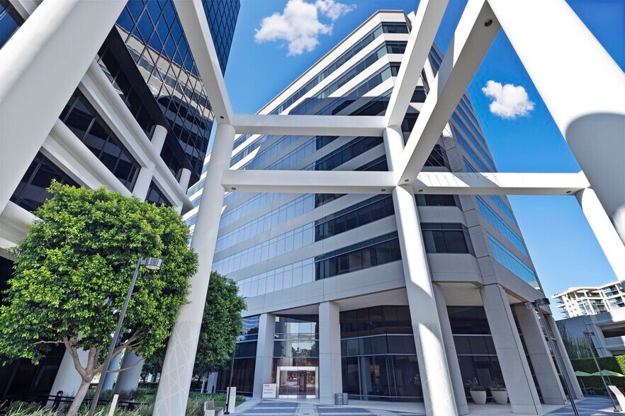 18100 Von Karman Ave, Irvine, CA à louer - Photo de l’immeuble – Image 2 sur 12