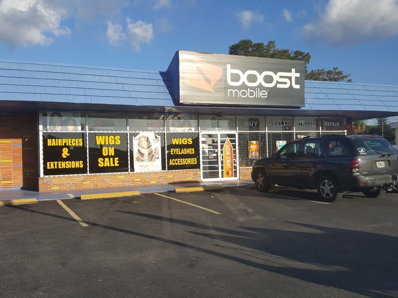 2108 49th St S, Saint Petersburg, FL à vendre - Photo de l’immeuble – Image 3 sur 16