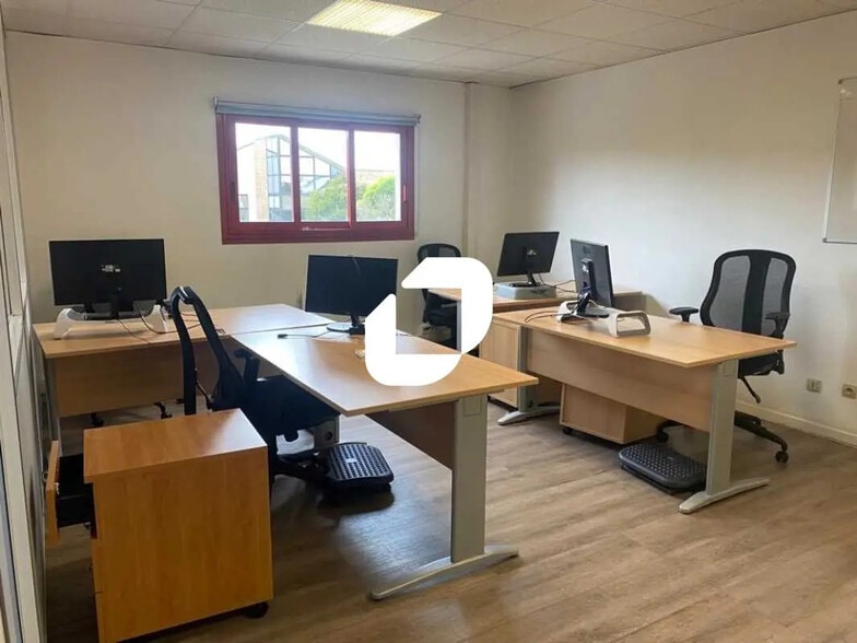 Bureau dans Conflans-Sainte-Honorine à louer - Photo de l’immeuble – Image 2 sur 7