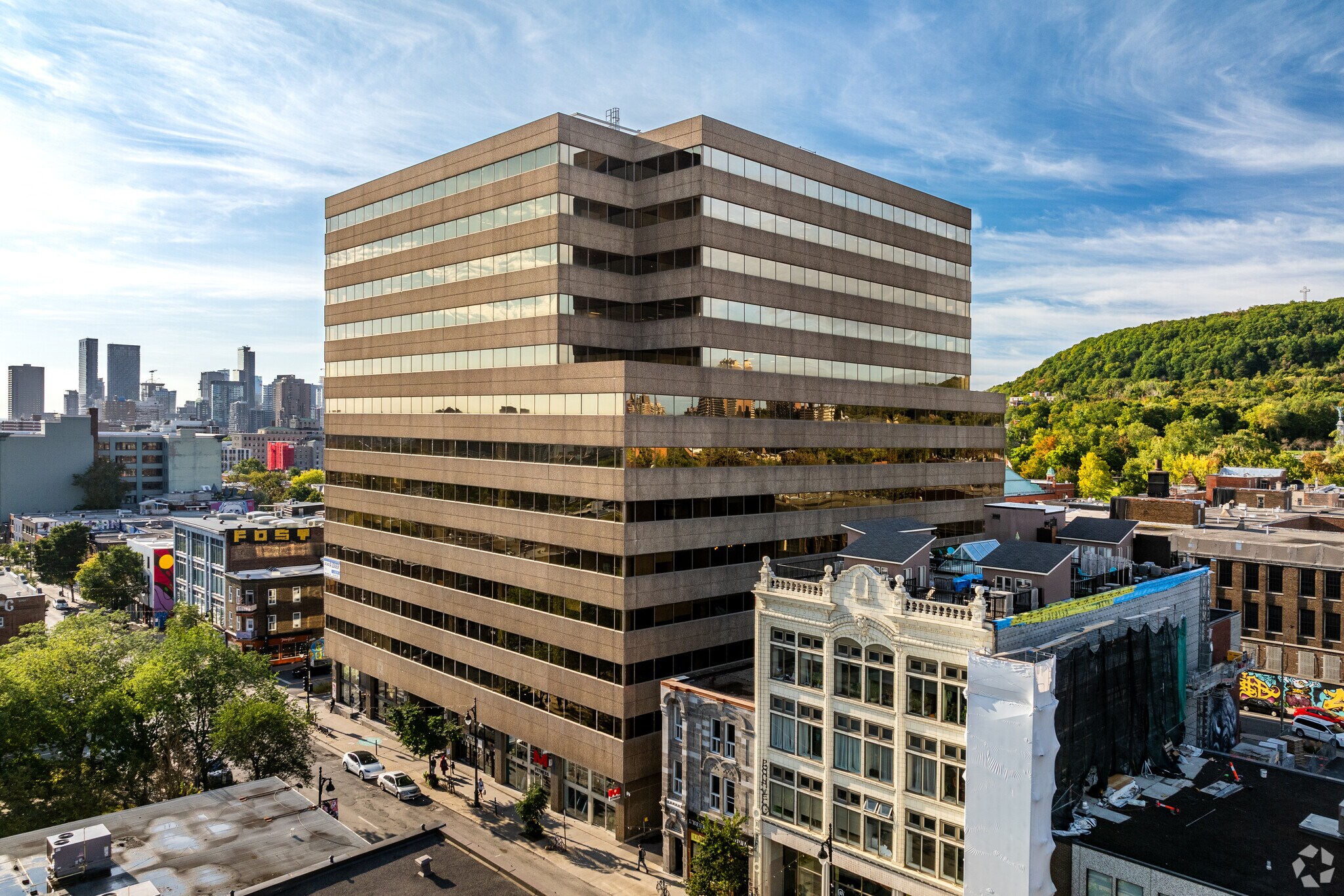 4200-4226 Boul Saint-Laurent, Montréal, QC à louer Photo principale– Image 1 sur 24