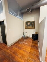 321 S Flores St, San Antonio, TX à louer Photo intérieure– Image 2 sur 16