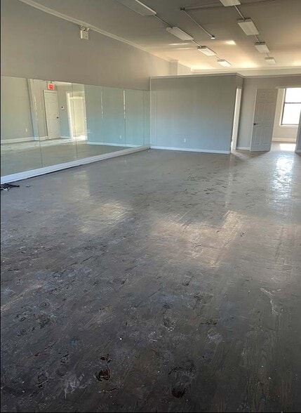 9206 Jamaica Ave, Woodhaven, NY à louer - Photo intérieure – Image 2 sur 3