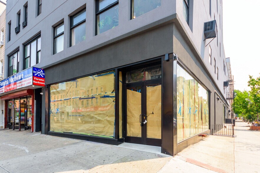 98 Graham Ave, Brooklyn, NY à louer - Photo de l’immeuble – Image 3 sur 7