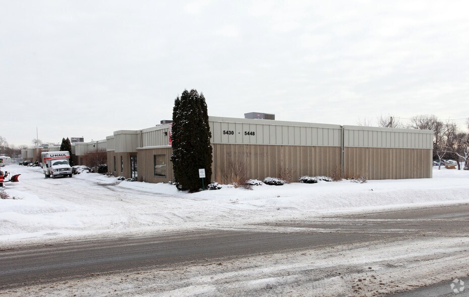 5430-5448 Douglas Dr N, Crystal, MN à louer - Photo principale – Image 1 sur 48
