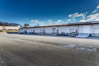 60-76 Robinson St, Pottstown, PA à louer Photo intérieure– Image 1 sur 3