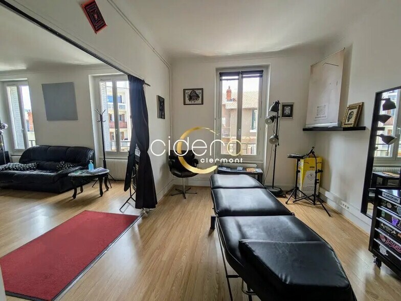 Bureau dans Clermont-Ferrand à louer - Photo de l’immeuble – Image 3 sur 9
