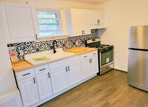 148 W Broad St, Burlington, NJ à louer Photo de l’immeuble– Image 1 sur 3