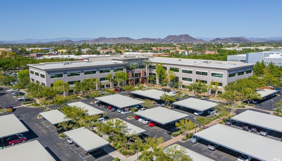 5651 W Talavi Blvd, Glendale, AZ à louer - Photo de l’immeuble – Image 1 sur 6