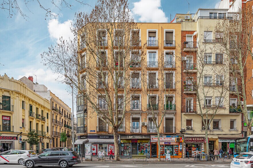 Local commercial dans Madrid, Madrid à louer - Photo de l’immeuble – Image 2 sur 2