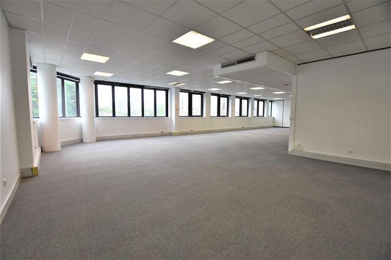 Bureau dans Charenton-le-Pont à louer - Photo de l’immeuble – Image 2 sur 8