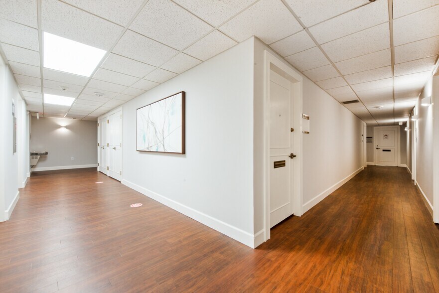 1550 Madruga Ave, Coral Gables, FL à louer - Photo intérieure – Image 2 sur 3
