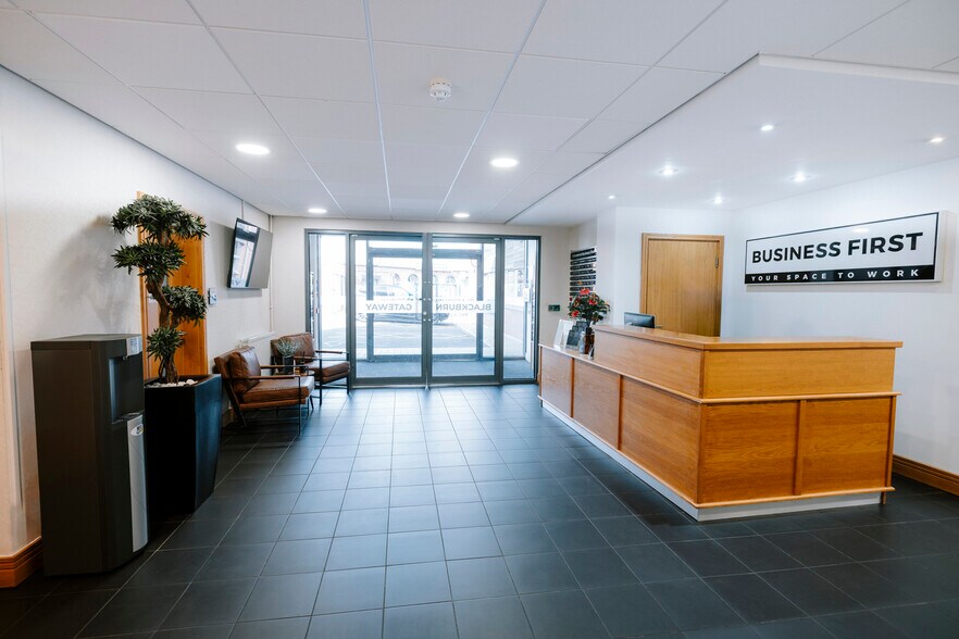 Accrington Rd, Blackburn à louer - Hall d’entrée – Image 3 sur 41