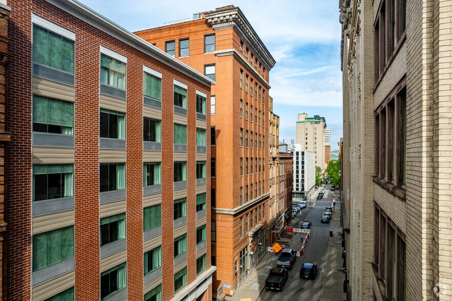 422-440 1st Ave, Pittsburgh, PA à vendre - Photo principale – Image 2 sur 27