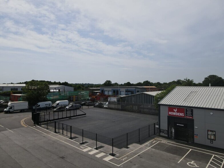 Lingard Ln, Stockport à louer - Photo de l’immeuble – Image 2 sur 2