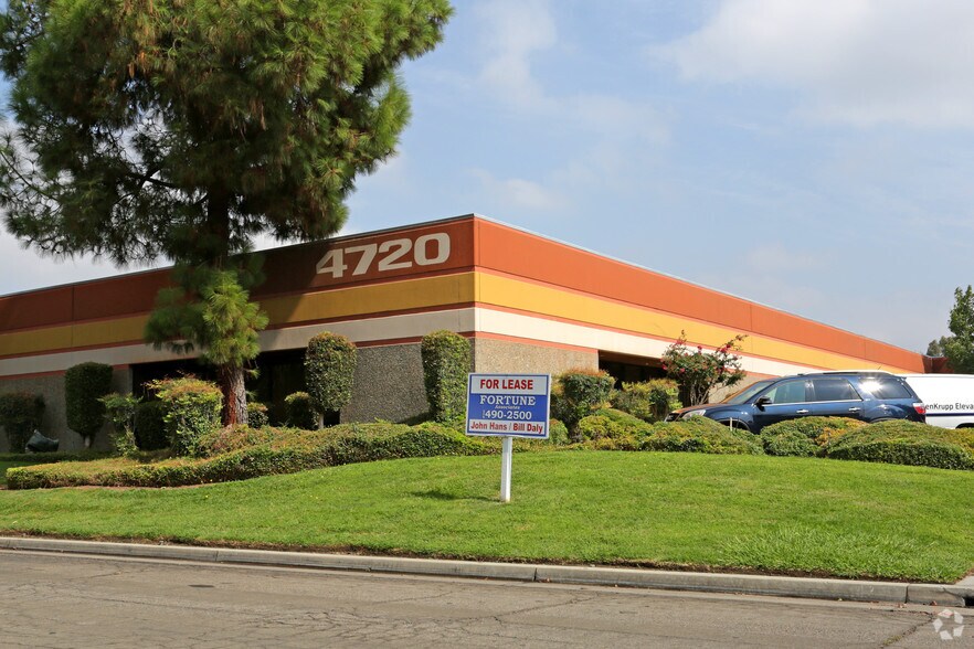 4720 W Jennifer Ave, Fresno, CA à louer - Photo de l’immeuble – Image 3 sur 3
