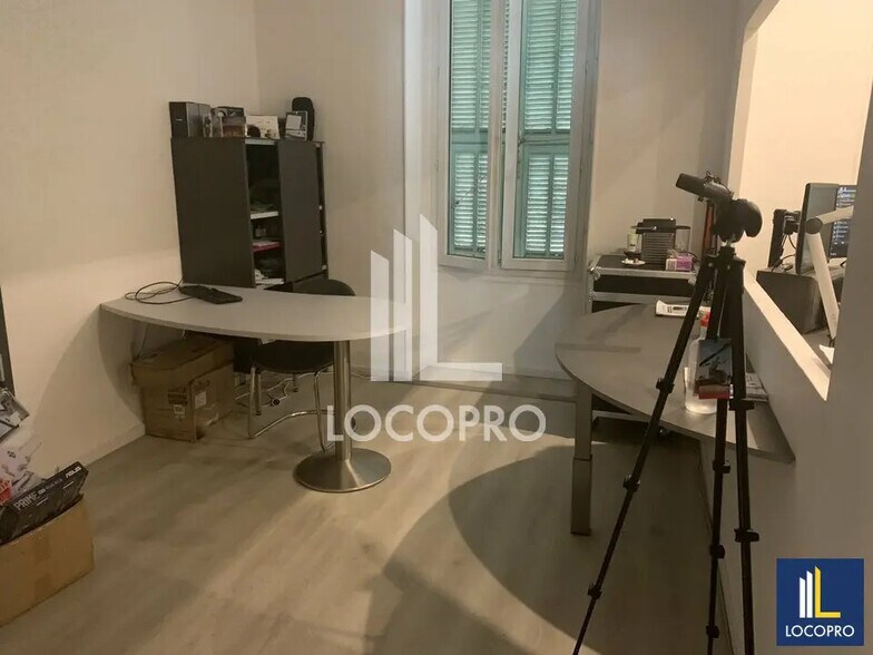 Local commercial dans Nice à vendre - Photo de l’immeuble – Image 2 sur 2