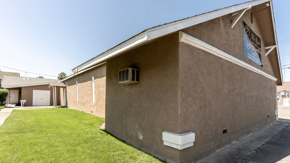 3208 Stanislaus St, Riverbank, CA à vendre - Photo de l’immeuble – Image 3 sur 24