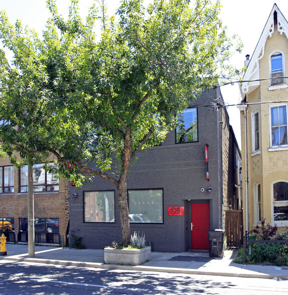 495 Adelaide St W, Toronto, ON à vendre - Photo de l’immeuble – Image 3 sur 9