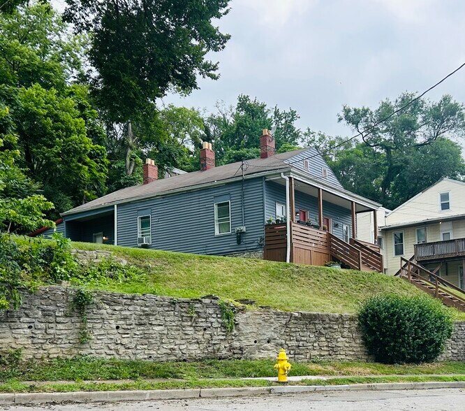 2349-2353 Wilder Ave, Cincinnati, OH à vendre - Photo de l’immeuble – Image 2 sur 2